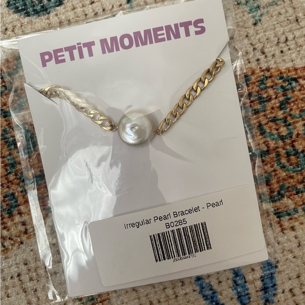 NWT Revolve Petit Moments Irregular Pearl Bracelet